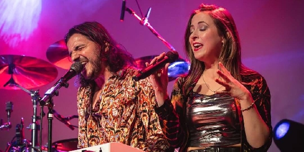 Carducci y Mary Reyanud