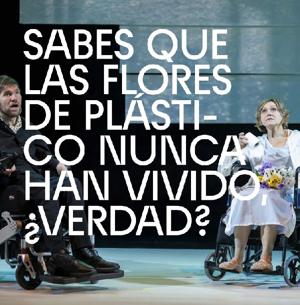 obra flores plastico