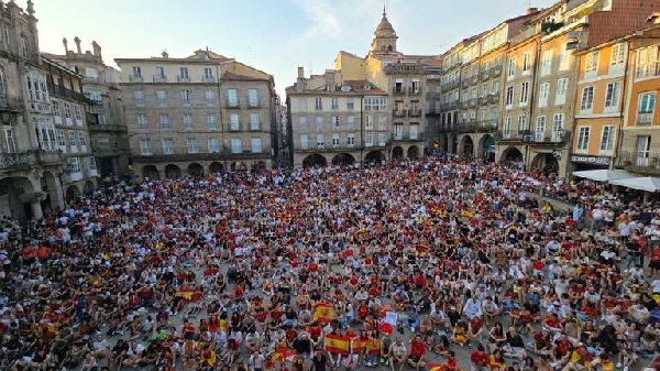 El_Ayuntamiento_de_Ourense_instalará_de_nuevo_este_domingo_dos_pantallas_gigantes__38DusoQ